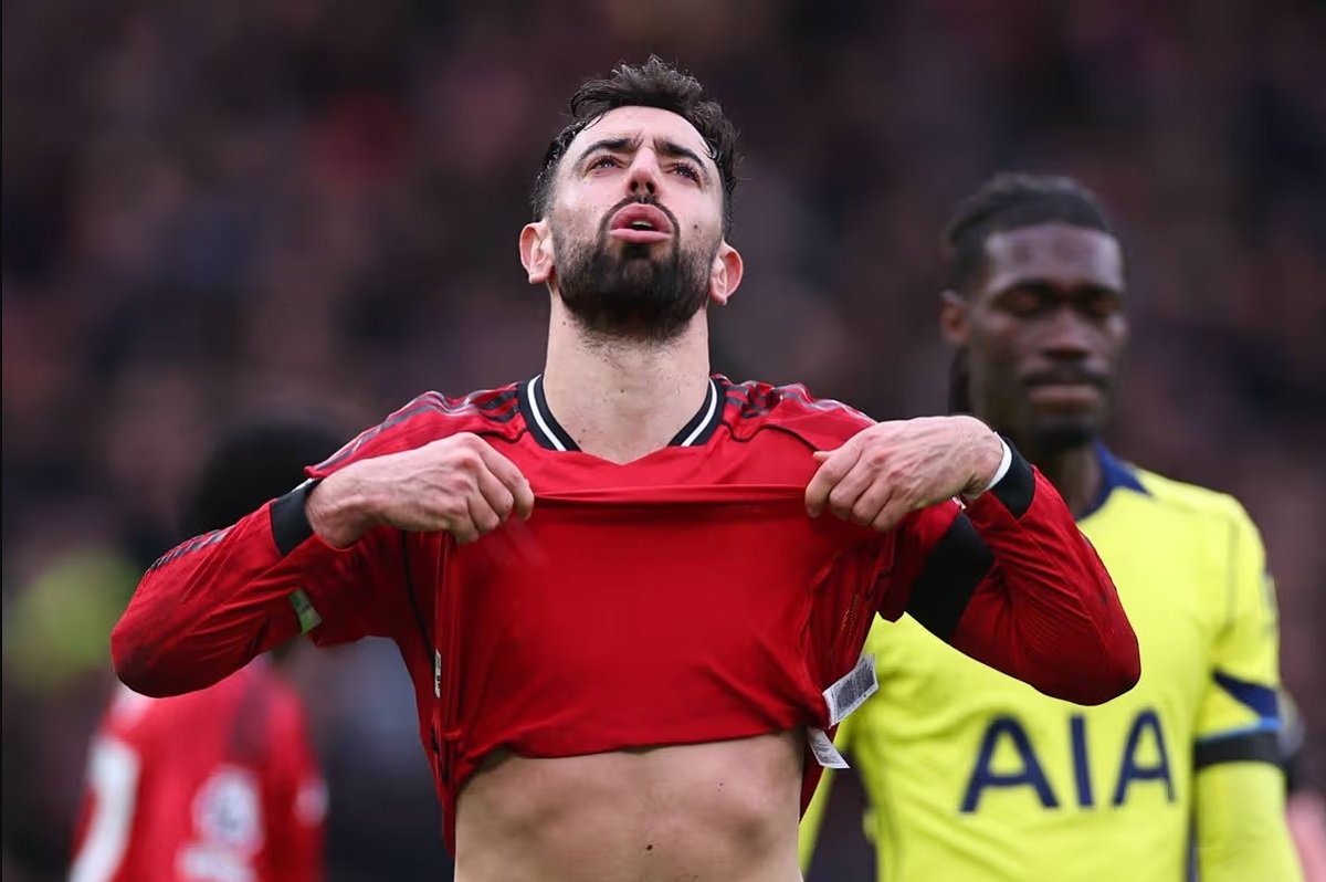 Bruno Fernandes handed Man Utd transfer verdict in damning reality check