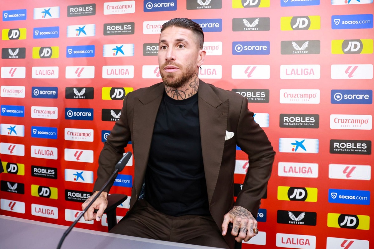 Sergio Ramos returns to Sevilla to examine club finances
