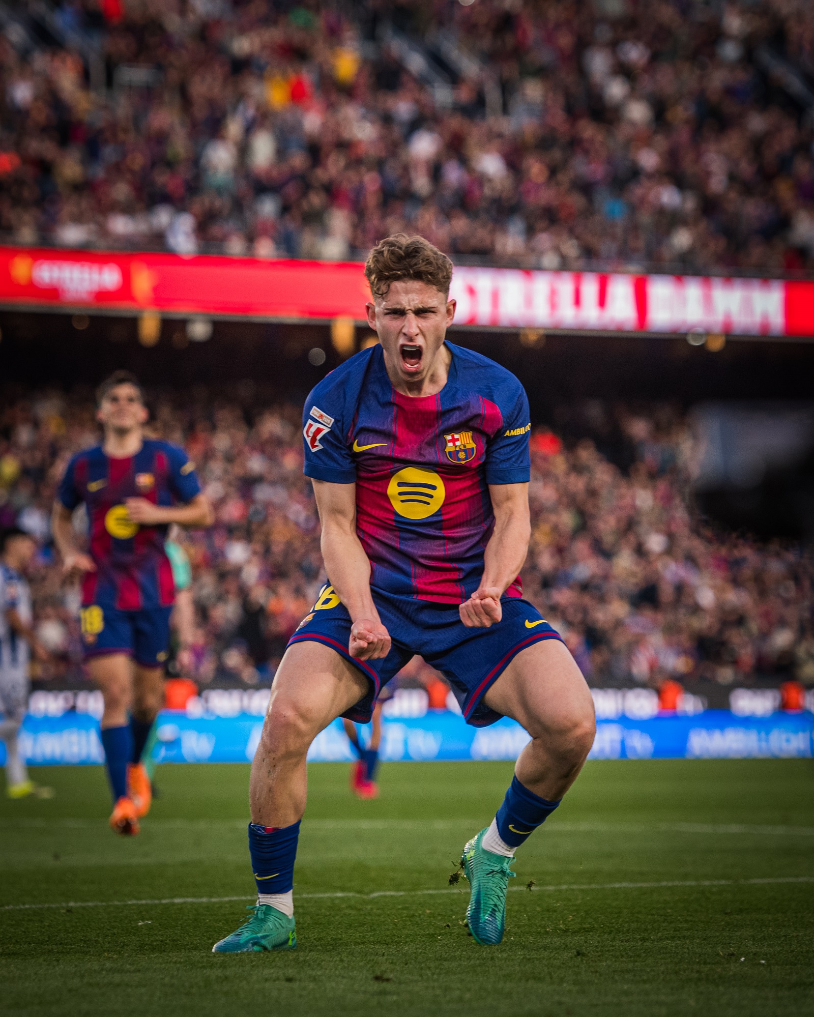Barcelona responded in the perfect way after back-to-back defeats, cruising to a dominant 3â0 win over Levante at Spotify Camp Nou.
Goals from Bernal, De Jong, and Fermin sealed a confident performance from start to finish.
With this big victory, Barça reclaim the top spot in La Liga and send a strong message in the title race.