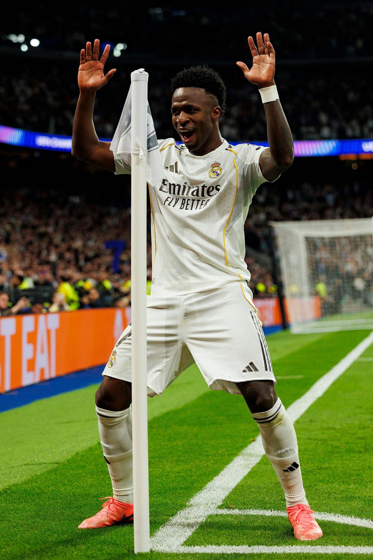 In the UEFA Champions League play-off second legs last night, Real Madrid defeated Benfica 2â1 to progress 3â1 on aggregate, while Paris SaintâGermain drew 2â2 with Monaco and advanced 5â4 overall. Atalanta beat Borussia Dortmund 4â1 on the night to go through 4â3 on aggregate, and although Juventus won 3â2 against Galatasaray, the Turkish side progressed 7â5 on aggregate after extra time.
