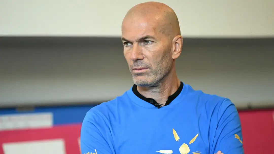 The Premier League club who 'strongly pursued Zinedine Zidane' to be their manager - as he 'reaches full agreement to become France boss'