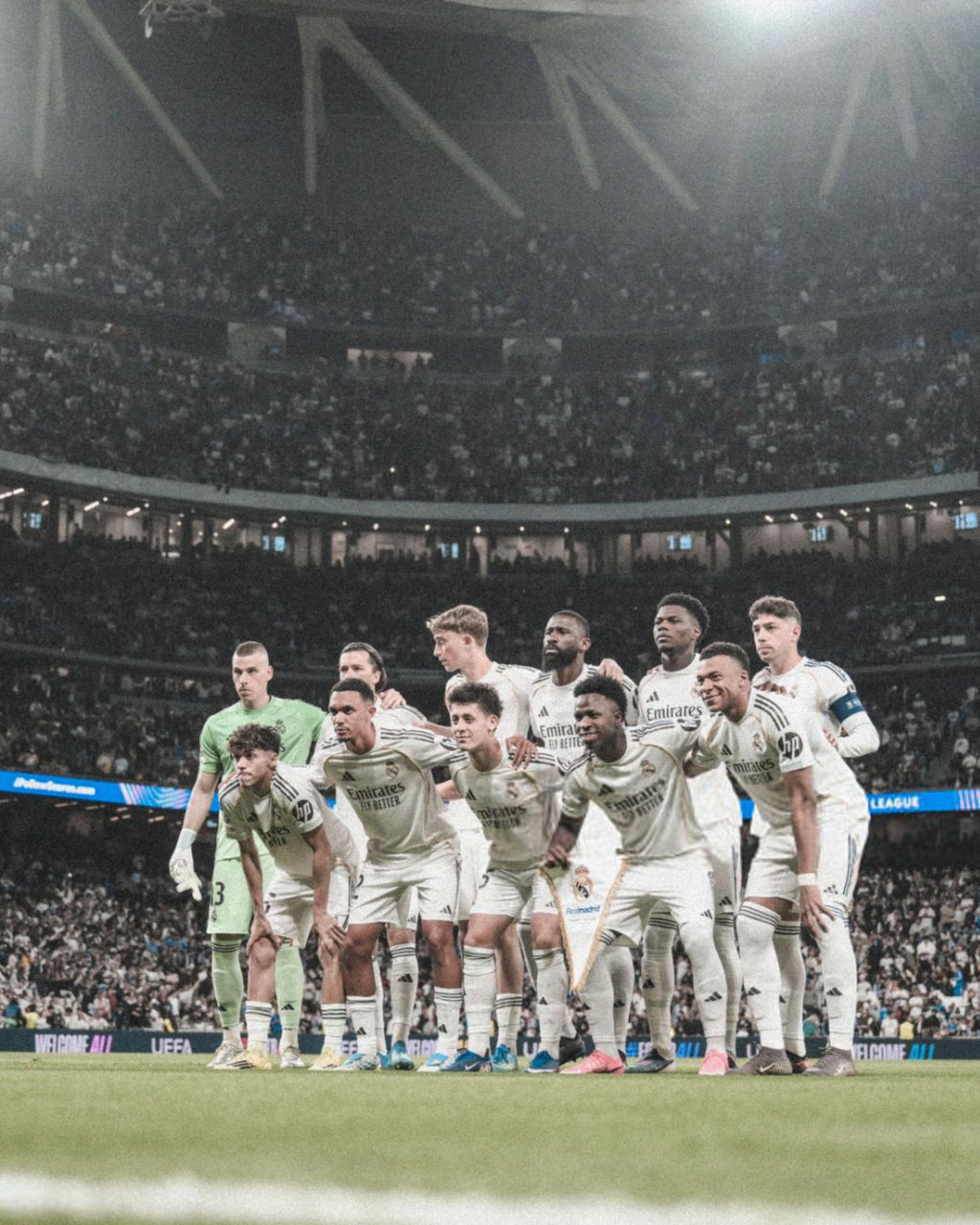 Real Madrid could âaxe EIGHT first-team players this summerâ as they face another disastrous season without silverware