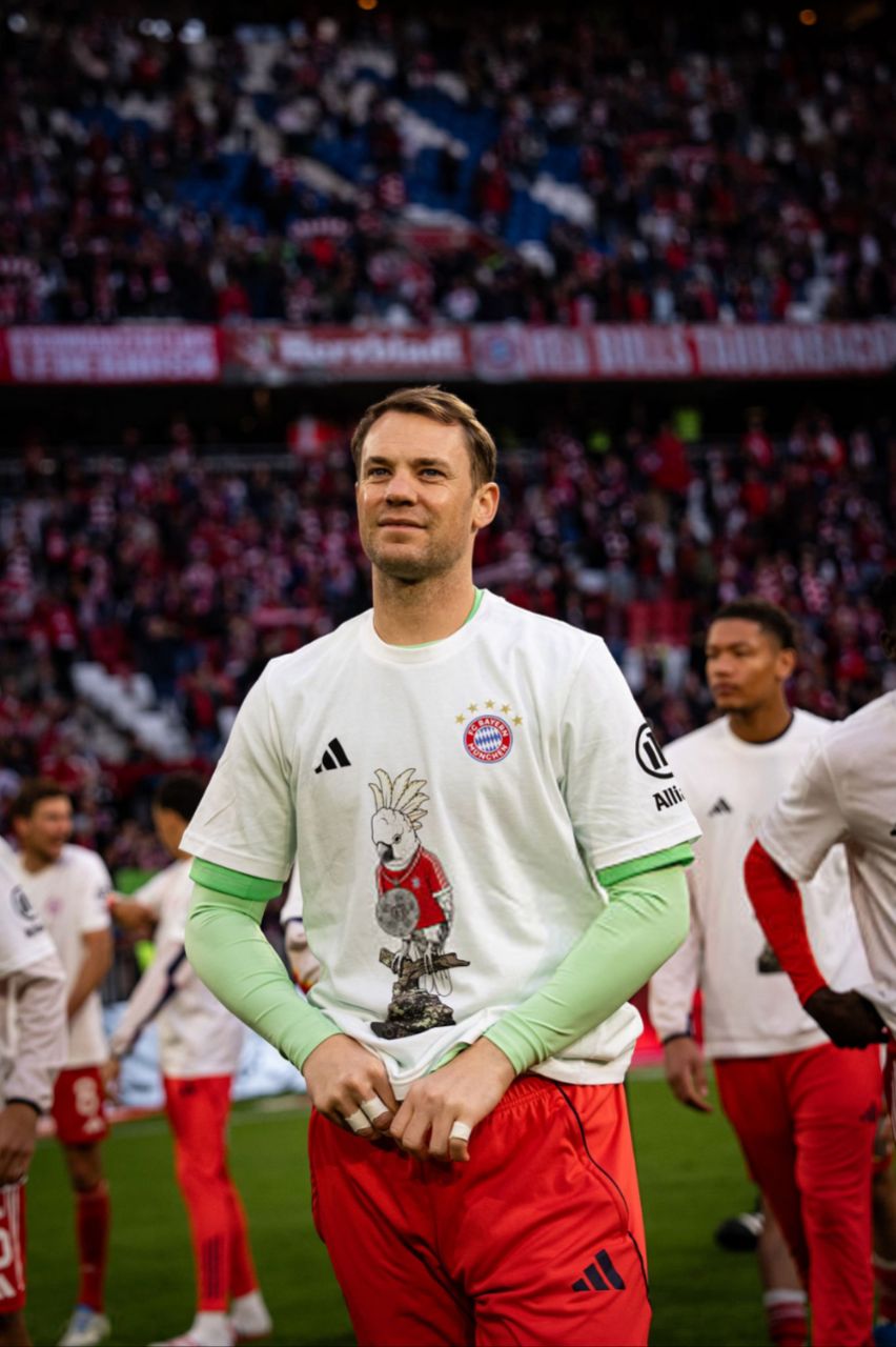 Manuel Neuer equals Thomas MĂŒllerâs record of 13 Bundesliga titles with Bayern Munich