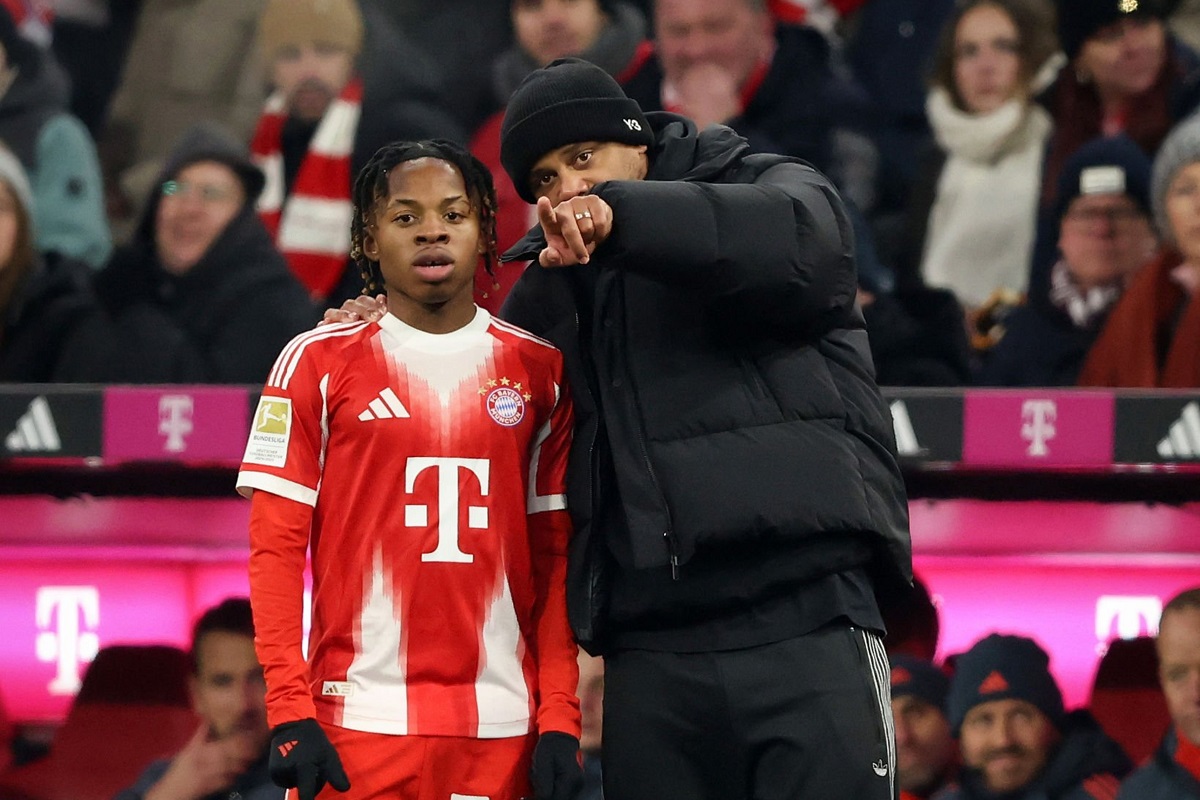 A truly bizarre incident at FC Bayern! A player apparently fell asleep during Vincent Kompany’s team talk