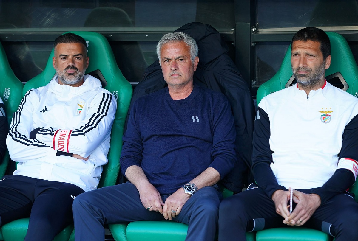 Mourinho leads race to replace Arbeloa at Real Madrid