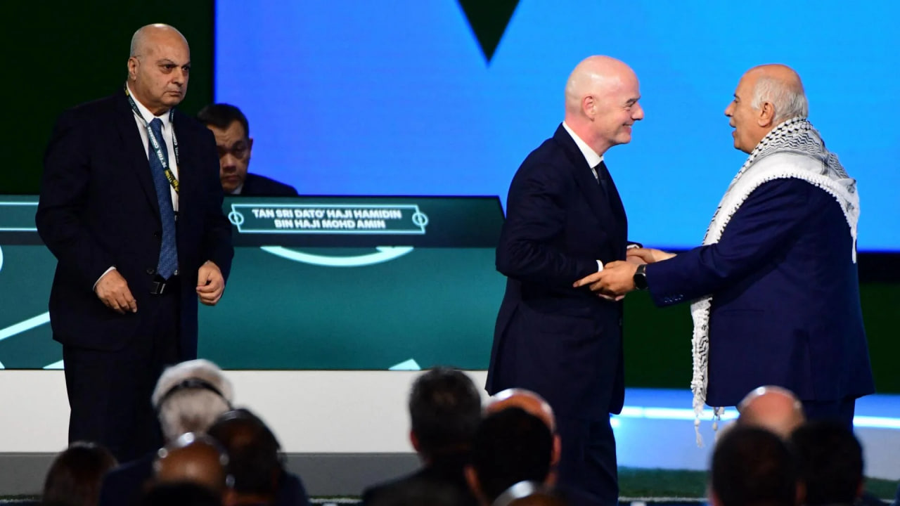 Handshake refused as FIFA peace gesture between Israel and Palestine officials falls apart at congress