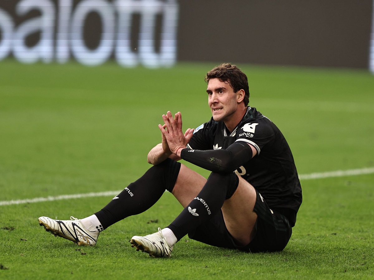 Juventus stuck in contract talks with Vlahovic as deal hangs in the balance
