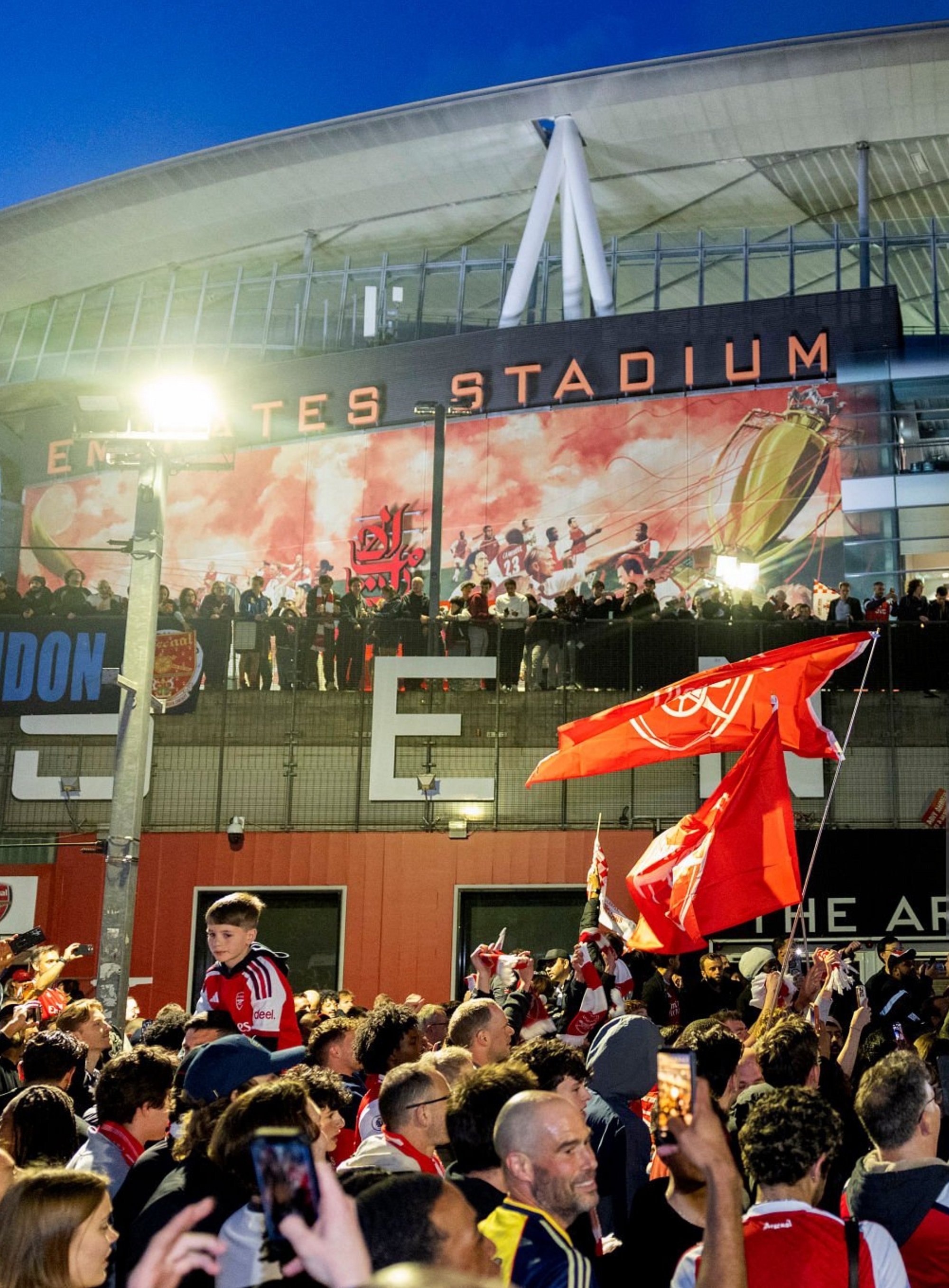 After more than 8,000 days without a league title, Arsenal have finally returned to the summit of English football. Mikel Artetaâs side have secured the Premier League crown, built on defensive discipline, set-piece strength, and resilience, marking the beginning of a new era at the Emirates.