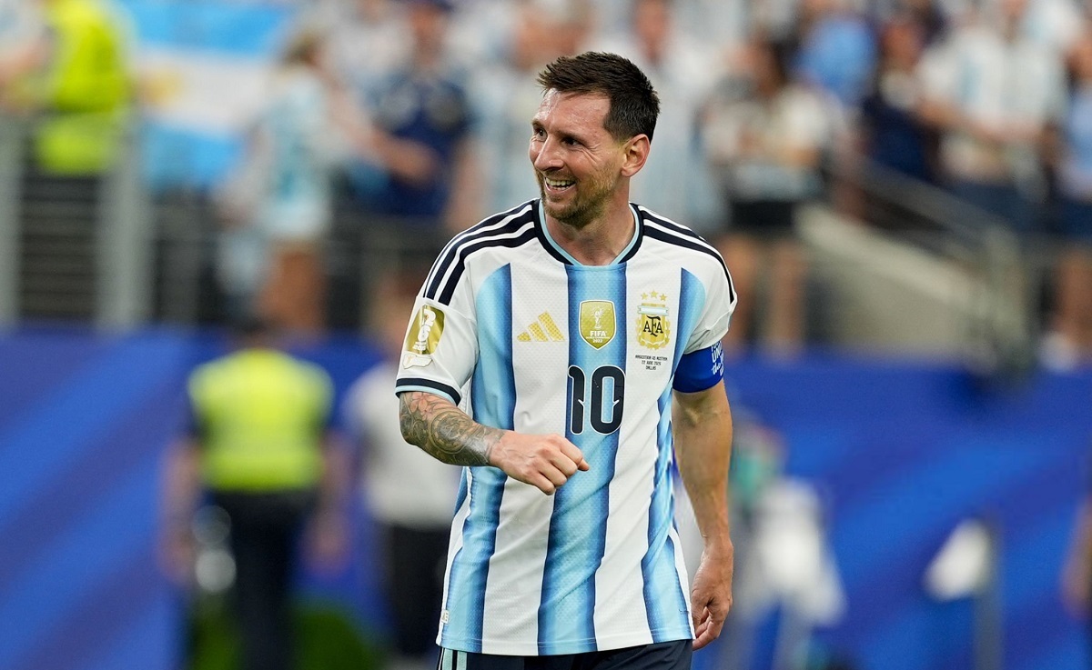 Messi honored with record-breaking 85-foot statue in Patagonia as tributes continue worldwide
