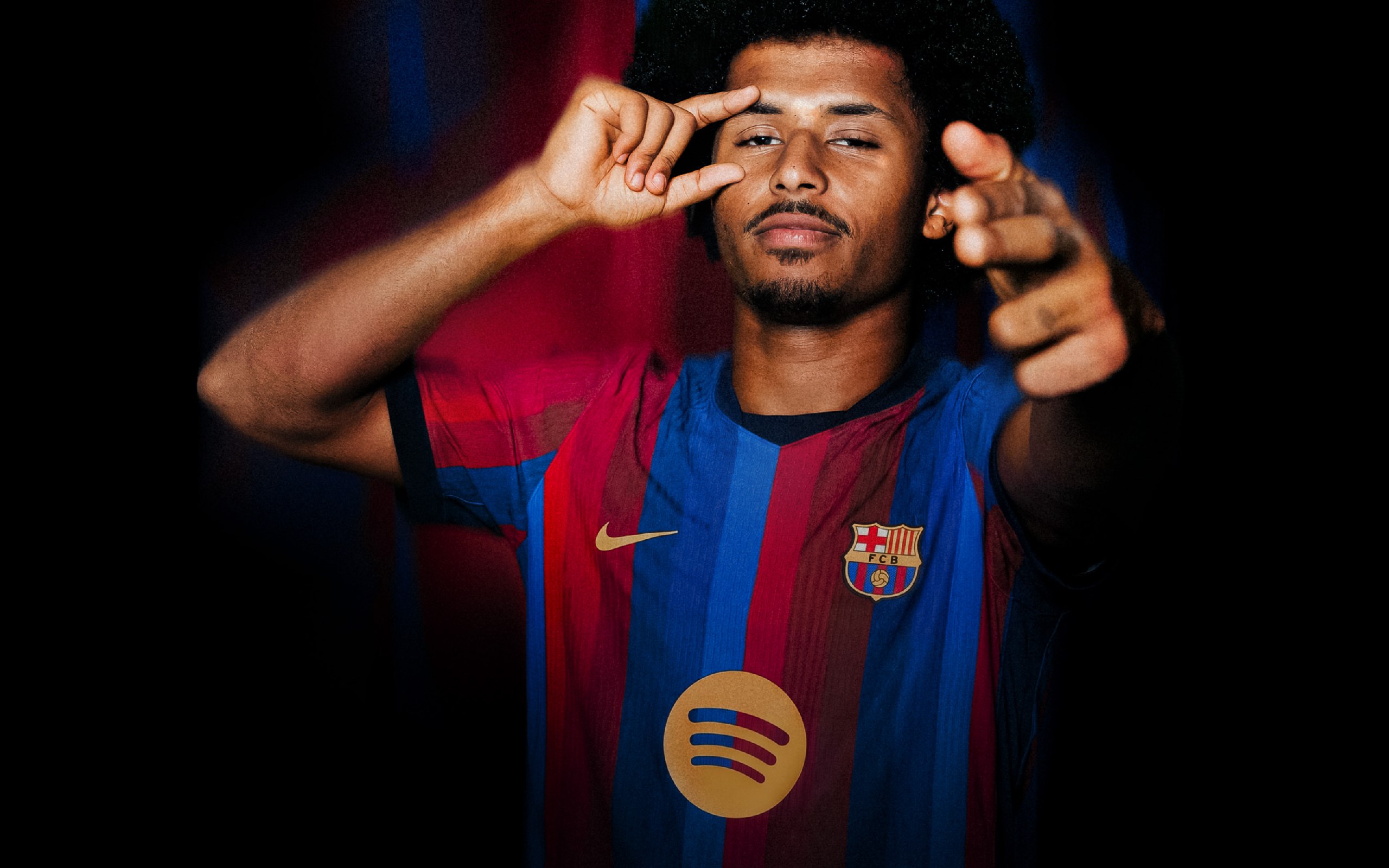 Barcelona complete the signing of Adeyemi from Dortmund