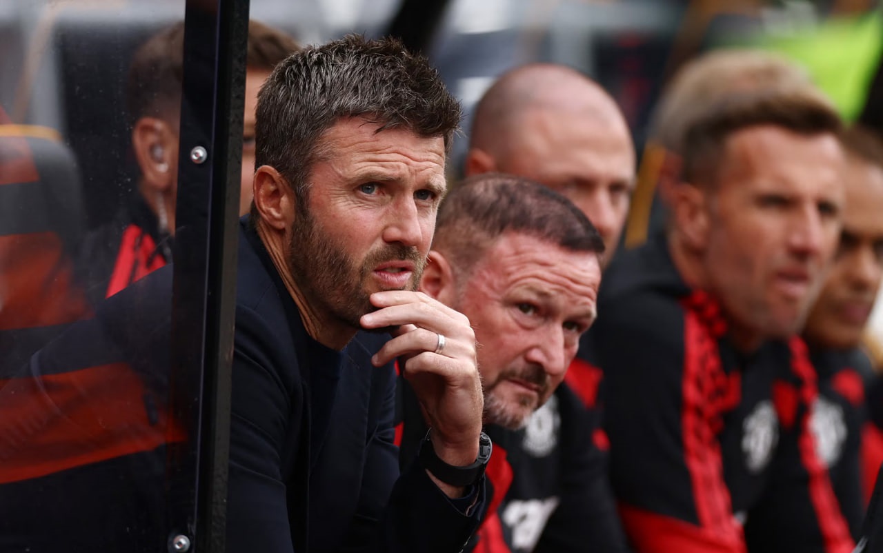 Carrick urges calm after shock Hull defeat